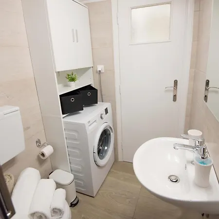 Apartamento φιλόξενο μοντέρνο ανάμεσα στο κέντρο και την παραλιακή της πόλης